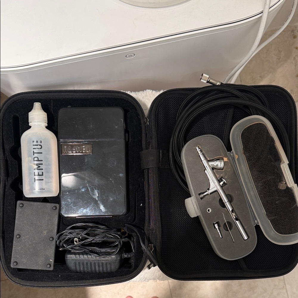 Temptu Airbrush Makeup System - Black